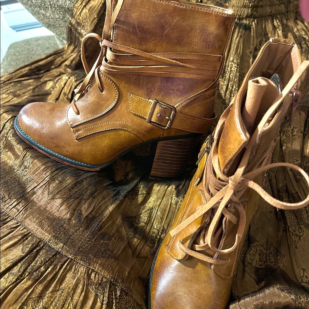 Celebrity Pink Brand Ankle Boots size 7.5